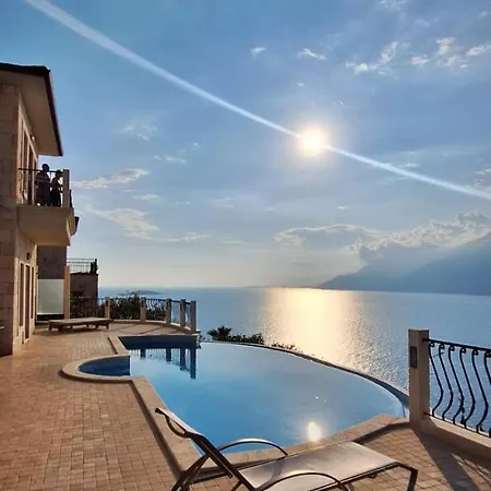 Hillcity (adults Only) Otel 3*